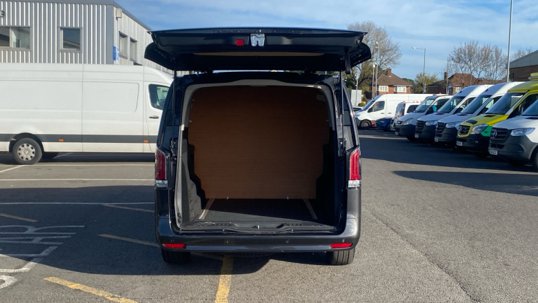 Mercedes-Benz Vito L3 Diesel Rwd 119CDI Select Crew Van 9G-Tronic